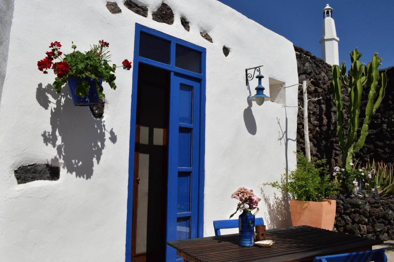 Stylish Getaway With Secluded Patio In Lava Finca Uga Esterno foto